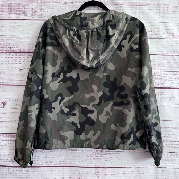 Garage Camo Windbreaker Hooded Jacket - Picture 4 of 8
